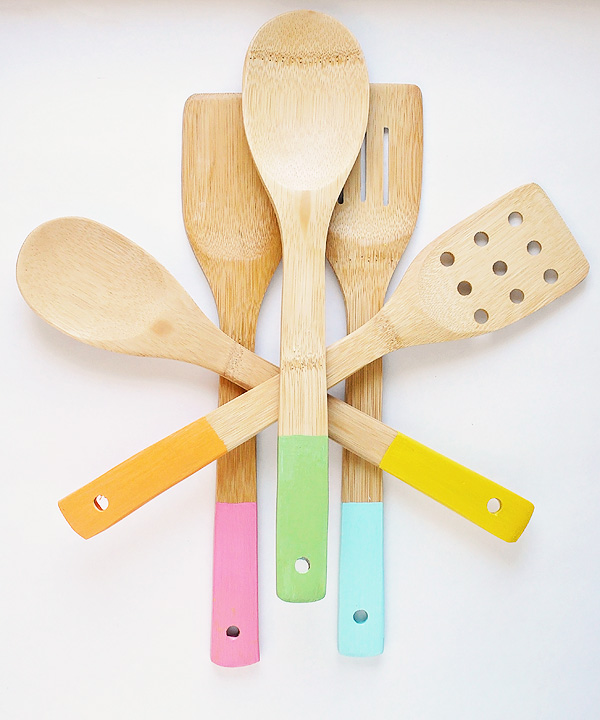 Color-dipper-wood-kitchen-utensils